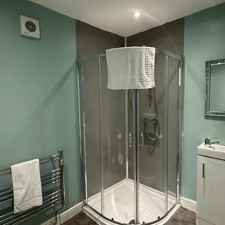 Victoria Apartment *